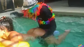 18 year old Lifeguard gets fucked for clout